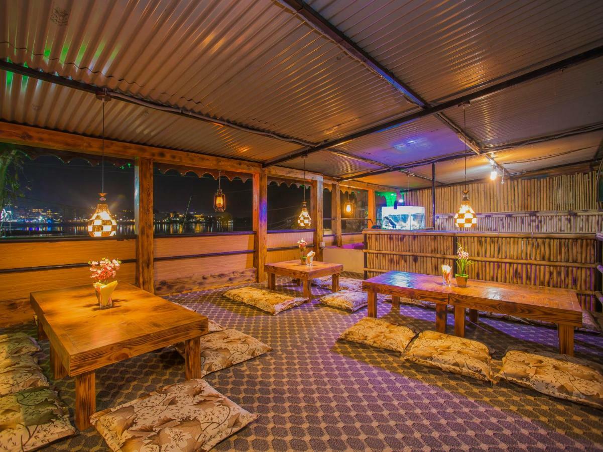 Hotel Fewa Corner & Restro Pokhara Exterior photo
